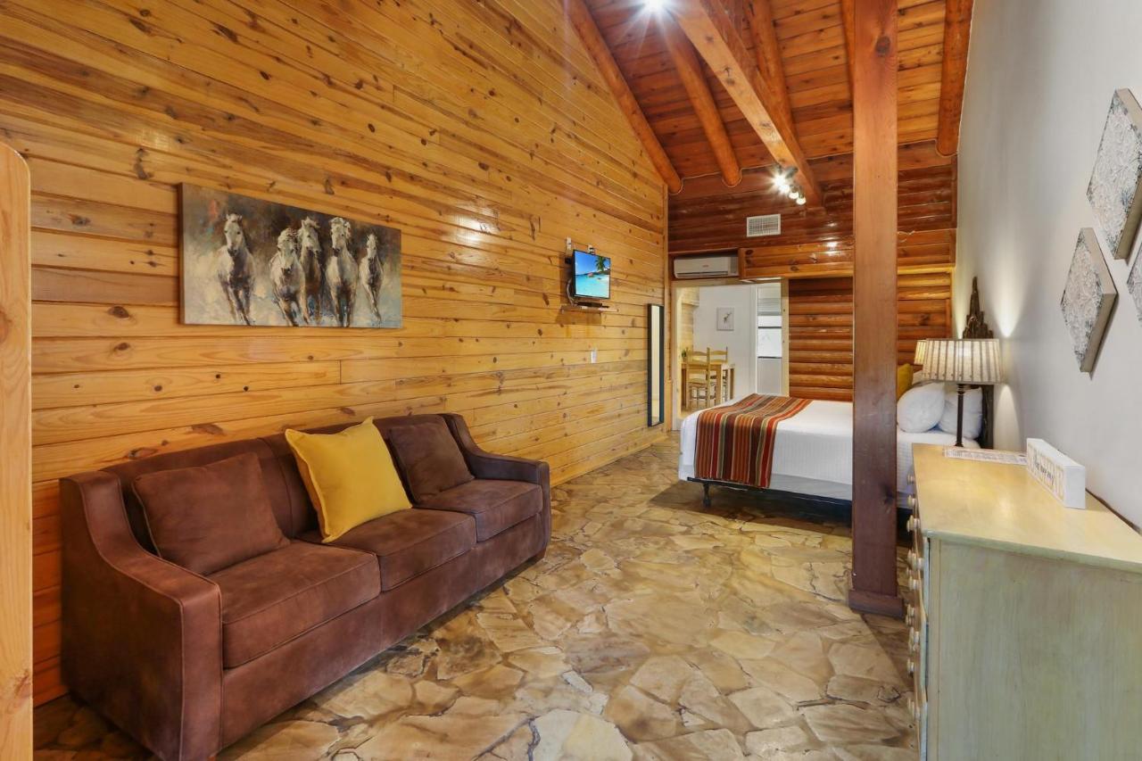 Wimberley Log Cabins Resort And Suites- Unit 3 Exteriér fotografie